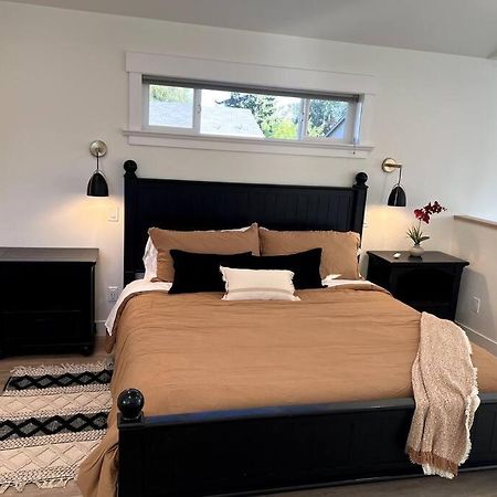 Brand New Custom Built Cottage In Downtown W/Pool! ซาเลม ภายนอก รูปภาพ